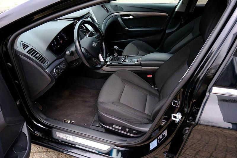 Gebraucht Hyundai i40 116 PS (85 kW) 2016 Schwarz Kombi