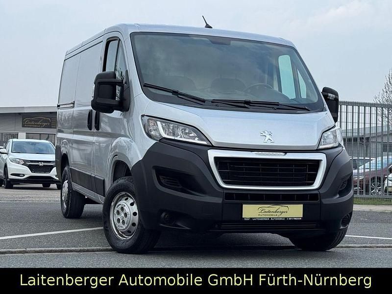 Gebraucht Peugeot Boxer 120 PS (88 kW) 2022 Grau Van
