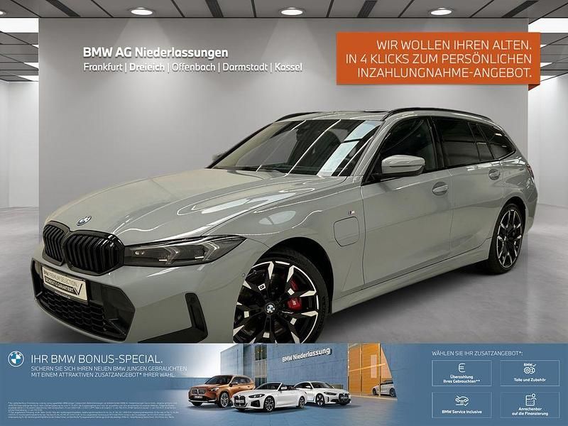 Grau Gebraucht 2024 BMW 330e M Sport Kombi | 57.880 € - Bild 1/3