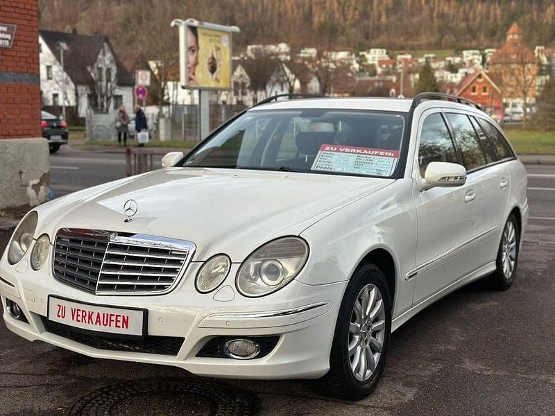 Weiß Gebraucht 2007 Mercedes E280 Limousine | 3.650 € (Superpreis) - Bild 1/4