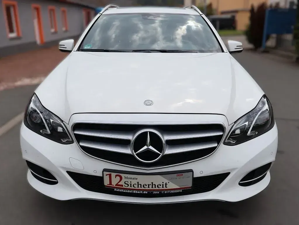 Gebraucht Mercedes E220 170 PS (125 kW) 2016 Weiß Limousine