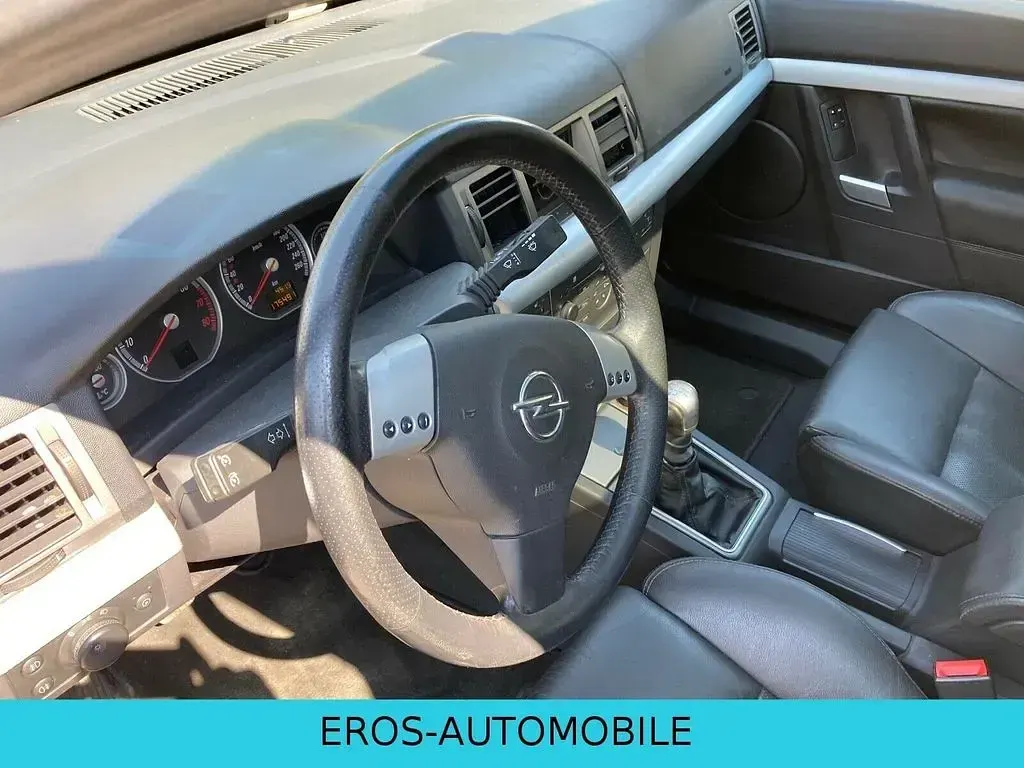 Gebraucht Opel Signum Sport 175 PS (128 kW) 2004 Schwarz Kleinwagen