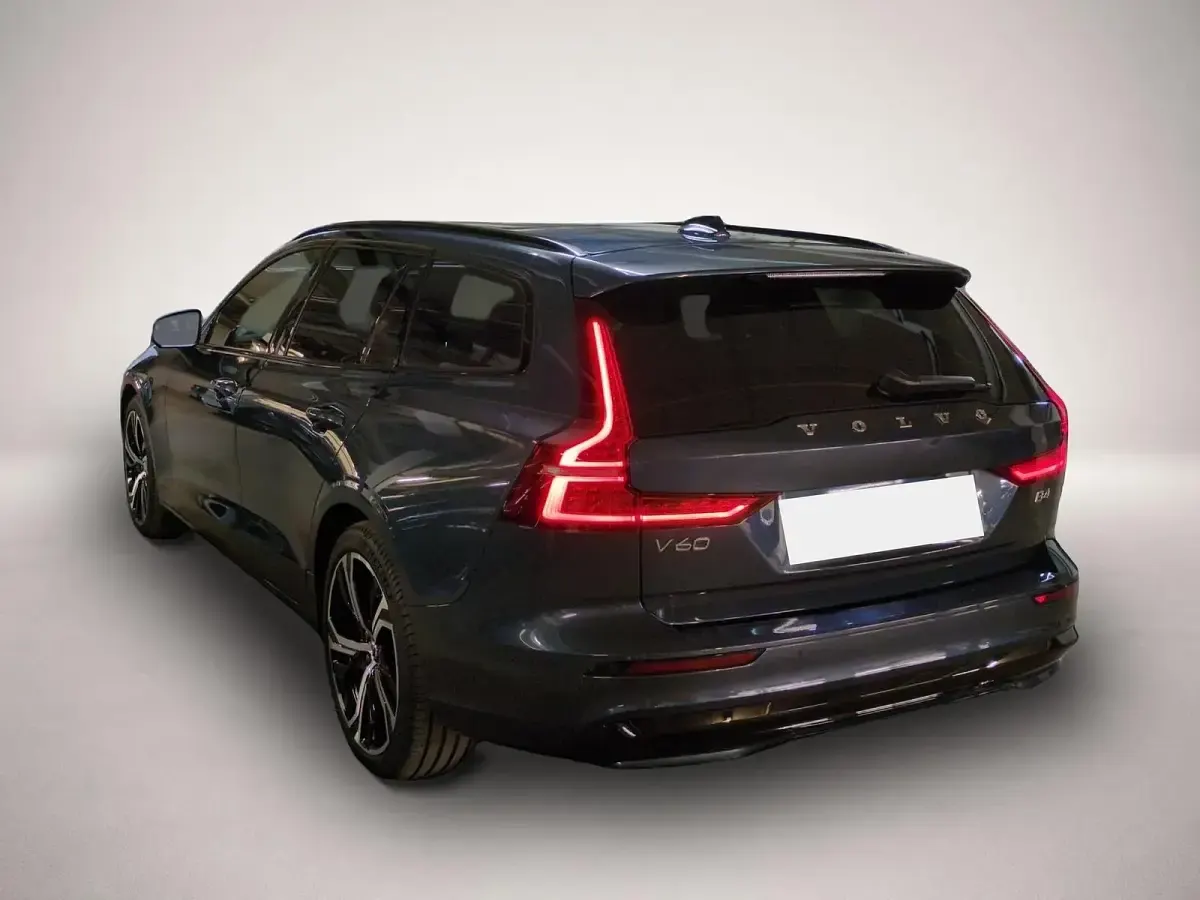 Gebraucht Volvo V60 Ultimate 197 PS (144 kW) 2024 Manufacturer Kombi