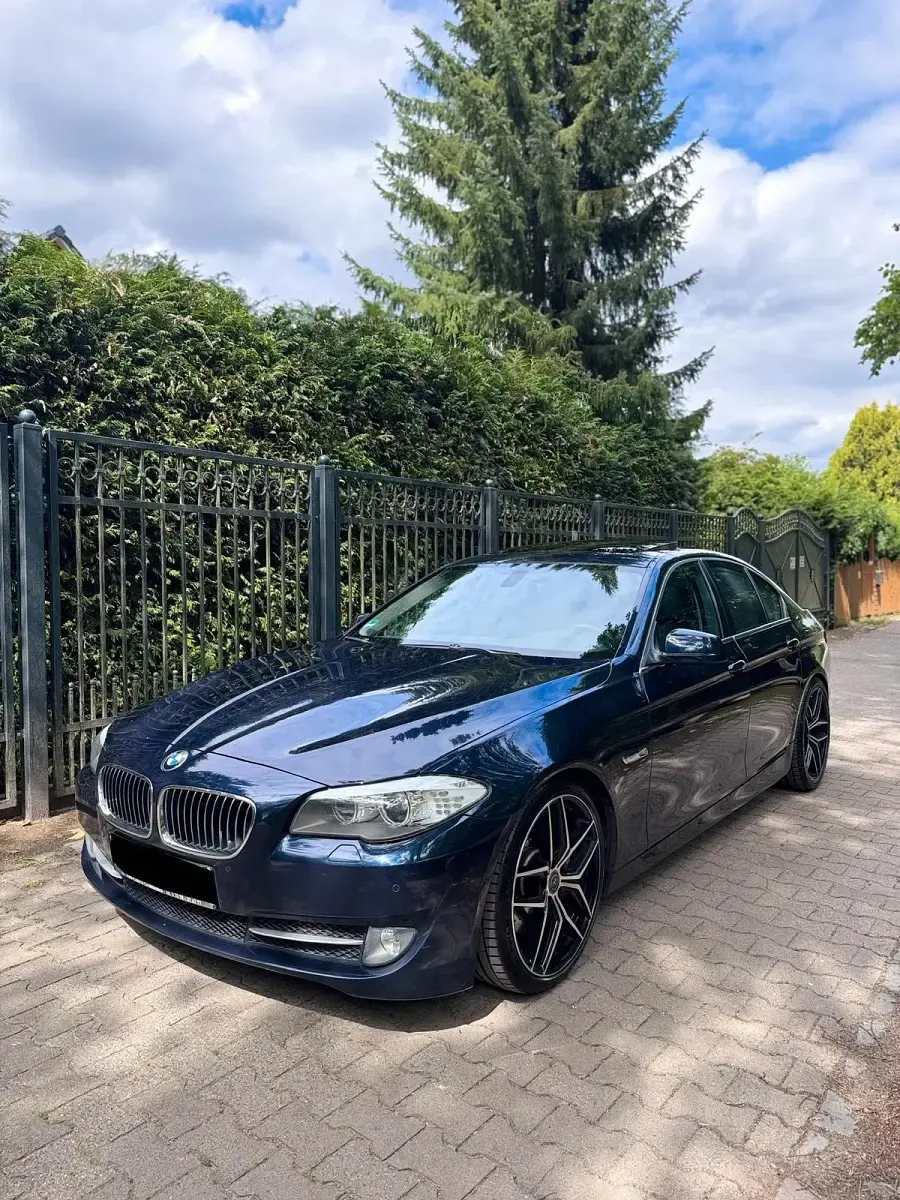 Gebraucht BMW 530 245 PS (180 kW) 2010 Blau Limousine