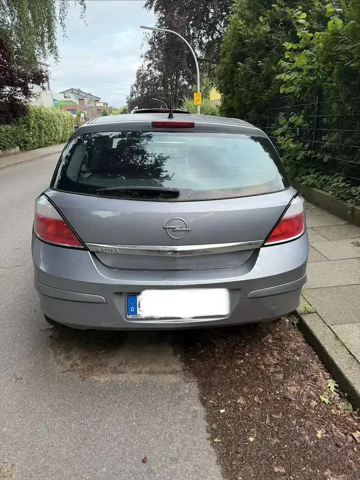 Gebraucht Opel Astra Enjoy 105 PS (77 kW) 2004 Silber Limousine