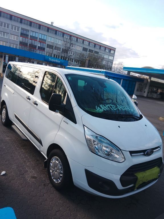 Weiß Gebraucht 2014 Ford Tourneo Custom Van / Kleinbus | 11.500 € (Teuer) - Bild 1/4