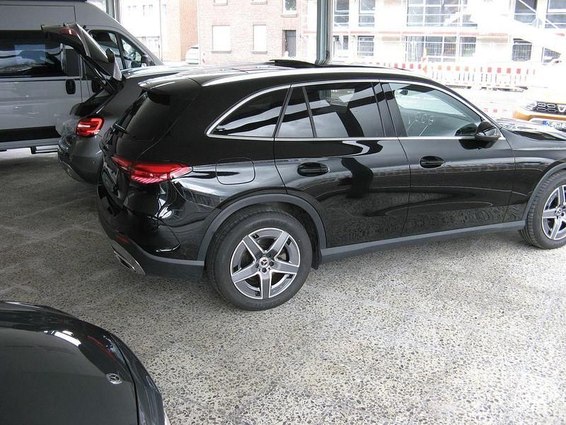 Schwarz Gebraucht 2024 Mercedes GLC300 Advanced SUV | 59.999 € (Guter Preis) - Bild 1/1