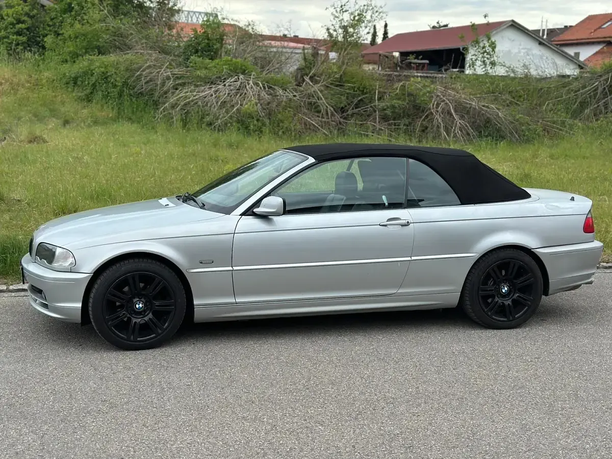 Gebraucht BMW 318 Cabriolet 143 PS (105 kW) 2003 Silber Cabrio