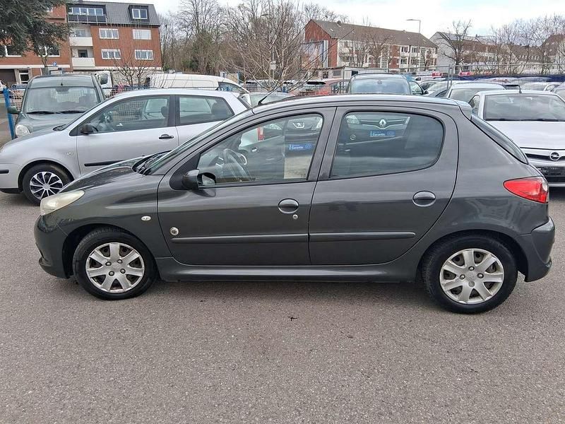 Gebraucht Peugeot 206+ 68 PS (50 kW) 2012 Grau Kleinwagen