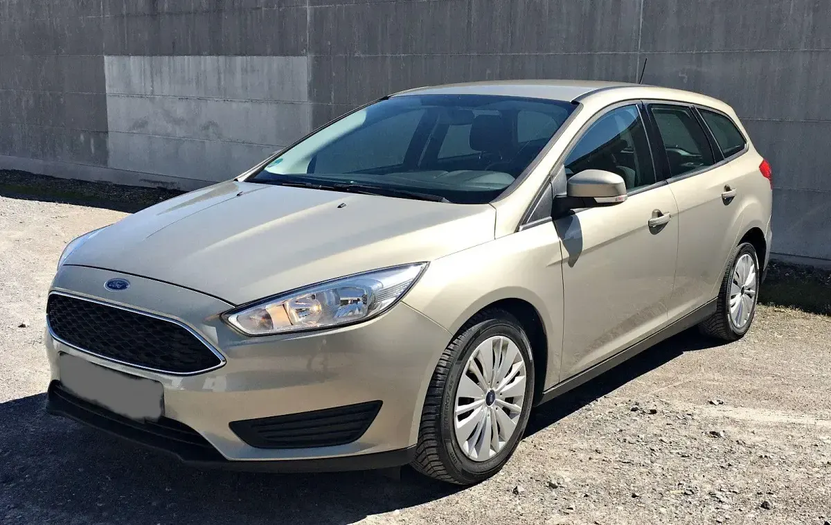 Gebraucht Ford Focus Cool & Connect 120 PS (88 kW) 2017 Grau Kombi