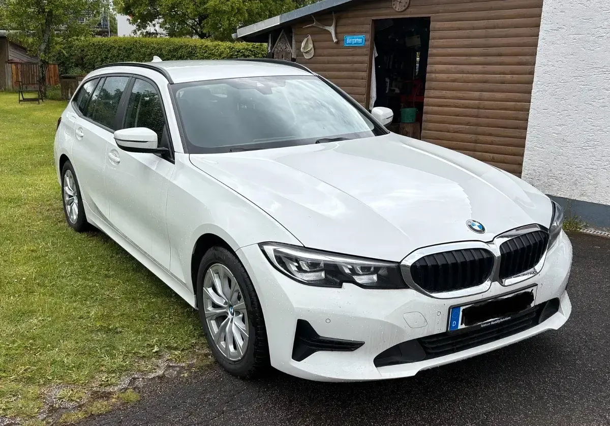Gebraucht BMW 320 Advantage 190 PS (139 kW) 2021 Weiß Kombi
