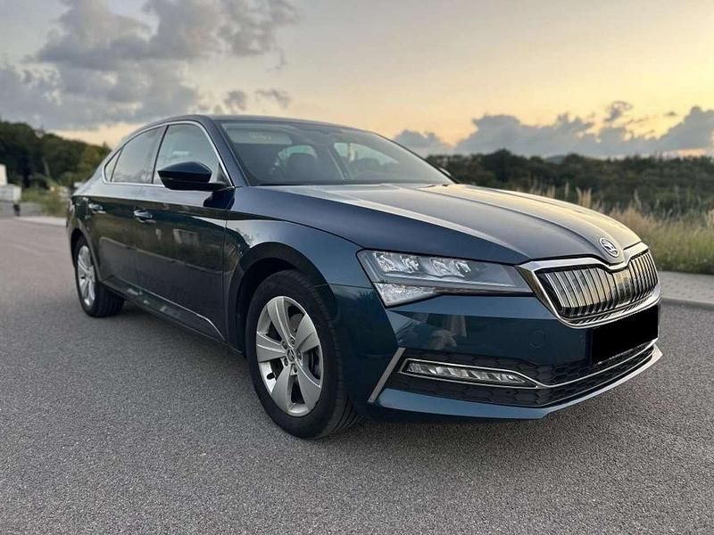 Gebraucht Skoda Superb Style 156 PS (114 kW) 2021 Blau Limousine