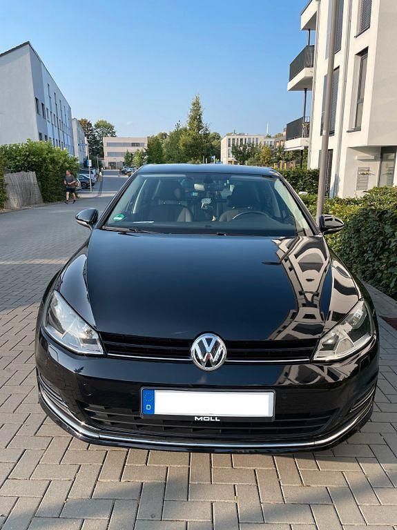 Schwarz Gebraucht 2017 VW Golf VII Allstar Limousine | 15.999 € (Teuer) - Bild 1/4