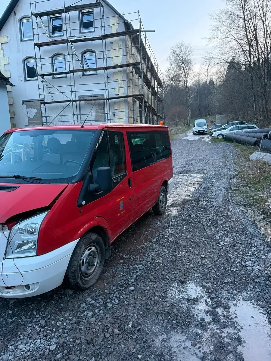 Gebraucht Ford Transit Tourneo 125 PS (91 kW) 2007 Rot Van / Kleinbus