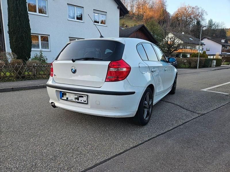 Gebraucht BMW 118 143 PS (105 kW) 2008 Weiß Kleinwagen