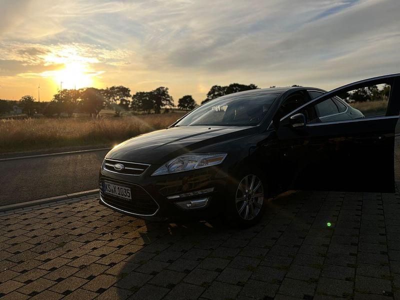 Schwarz Gebraucht 2011 Ford Mondeo Titanium Limousine | 5.200 € (Fairer Preis) - Bild 1/4