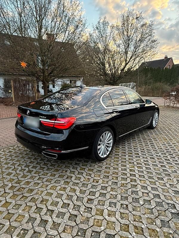 Gebraucht BMW 740 320 PS (235 kW) 2016 Schwarz Limousine