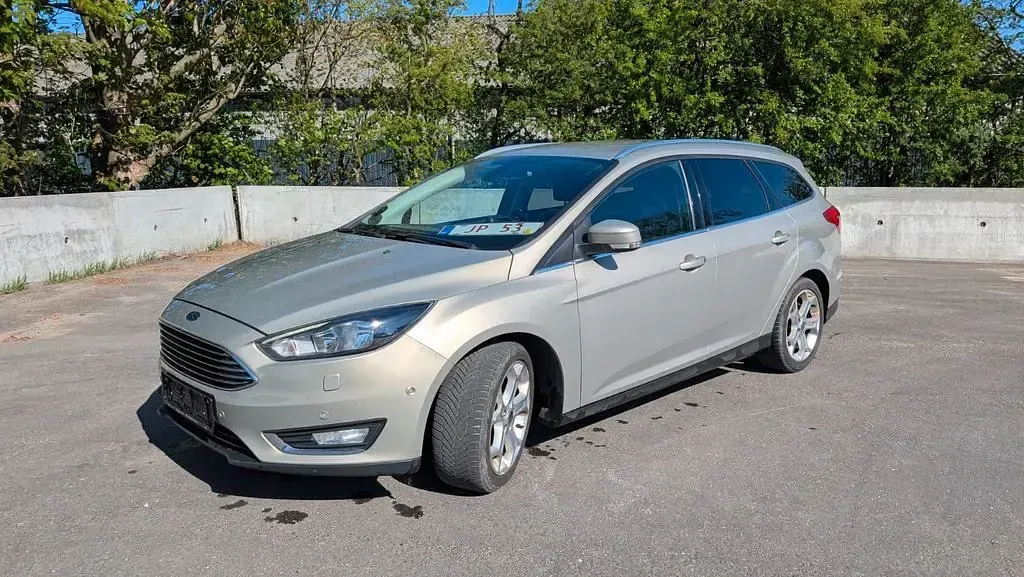 Używany Ford Focus Titanium 150 KM (110 kW) 2016 Szary Sedan/Limuzyna