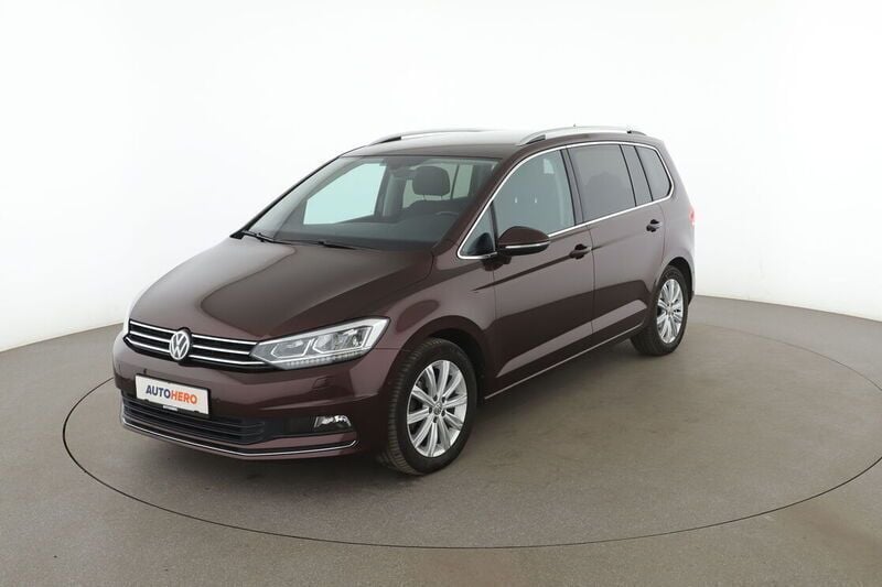 Rot Gebraucht 2017 VW Touran Highline Van / Kleinbus | 18.220 € (Fairer Preis) - Bild 1/4
