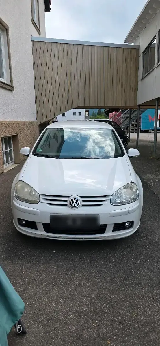 Gebraucht VW Golf V 80 PS (58 kW) 2008 Weiß Kleinwagen