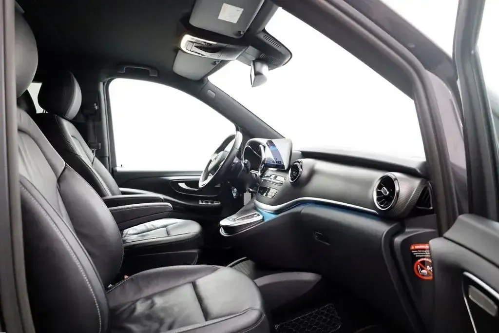 Gebraucht Mercedes V300 AMG 237 PS (174 kW) 2021 Grau Van / Kleinbus