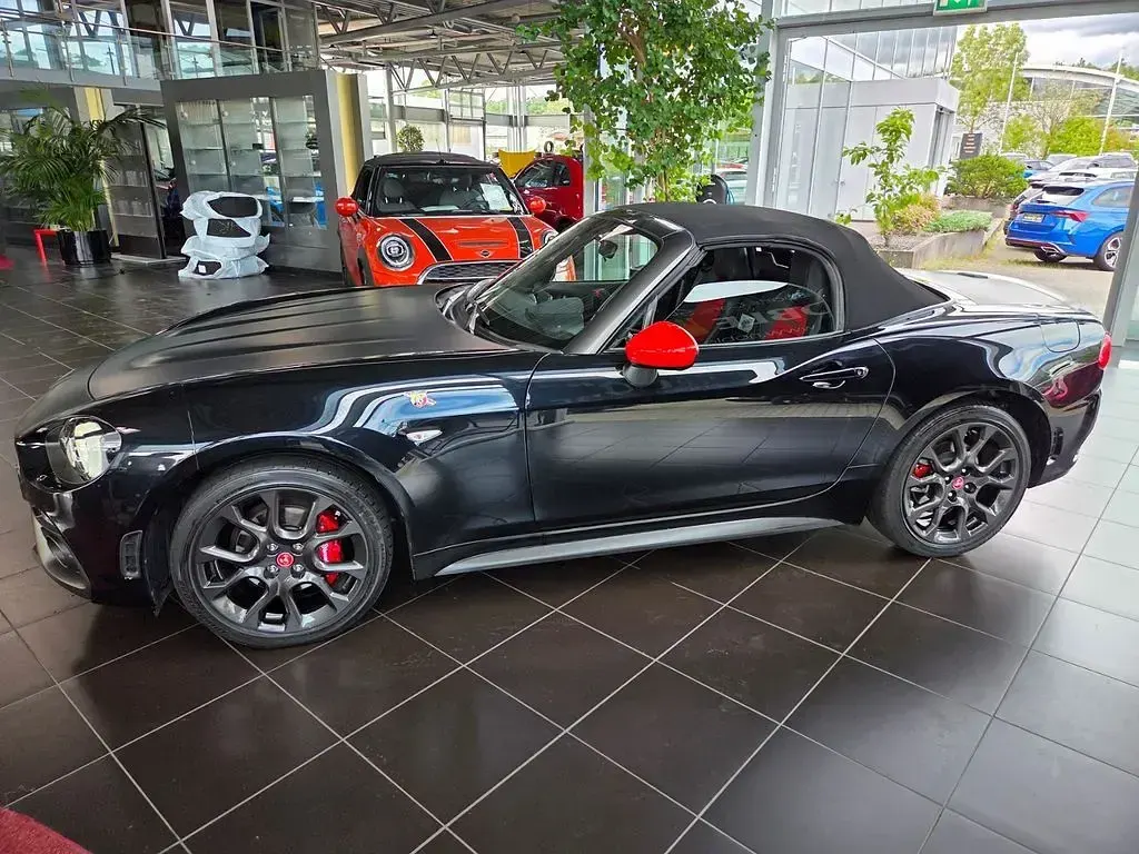 Gebraucht Abarth 124 Spider Turismo 170 PS (125 kW) 2018 San marino schwarz (metallic) Cabrio