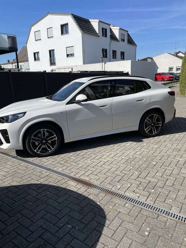 Neu 2025 BMW iX2 SUV | 43.500 € (Fairer Preis) - Bild 1/4
