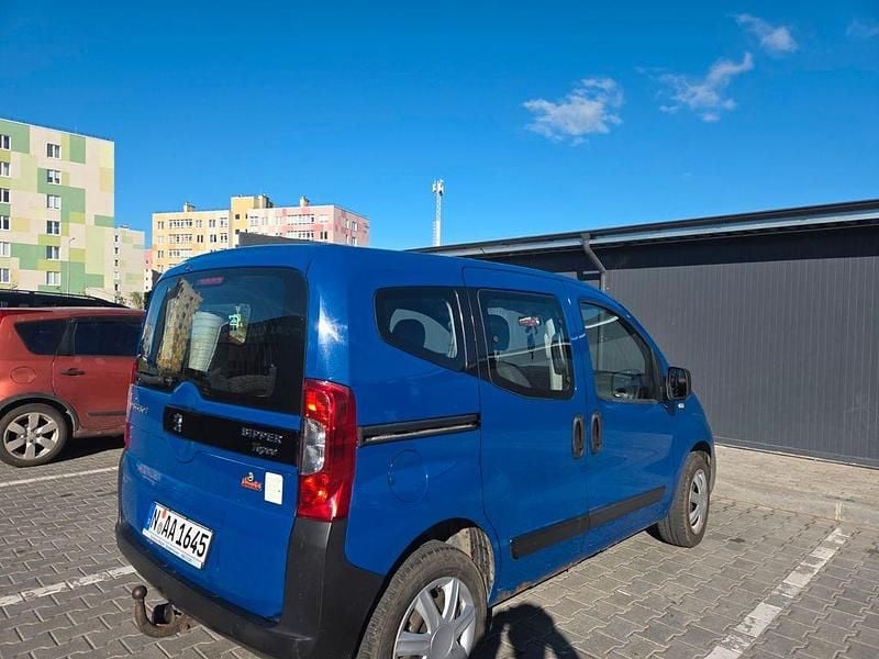 Grau Gebraucht 2010 Peugeot Bipper Van / Kleinbus | 1.950 € - Bild 1/4