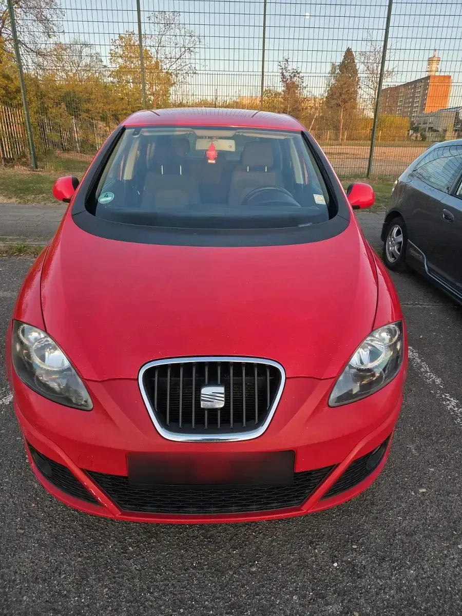 Second-hand Seat Altea 150 CP (110 kW) 2012 Roșu Monovolum