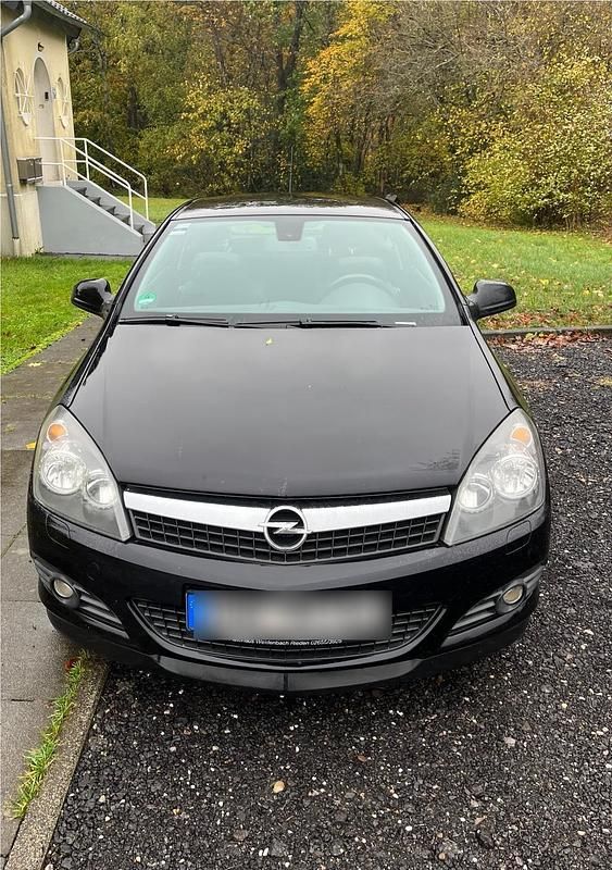 Schwarz Gebraucht 2009 Opel Astra GTC Coupé | 2.900 € (Fairer Preis) - Bild 1/4