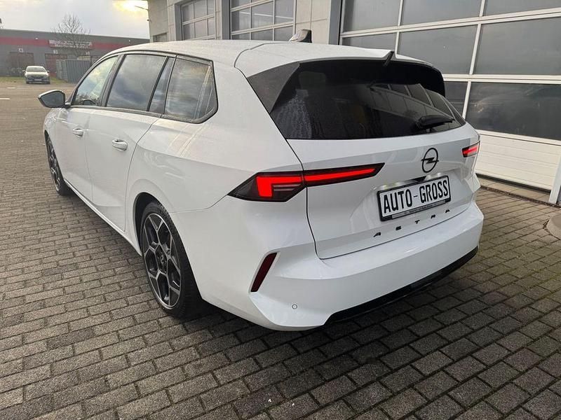 Gebraucht Opel Astra Ultimate 131 PS (96 kW) 2024 Lack weiss banquise/typ aussen Kombi