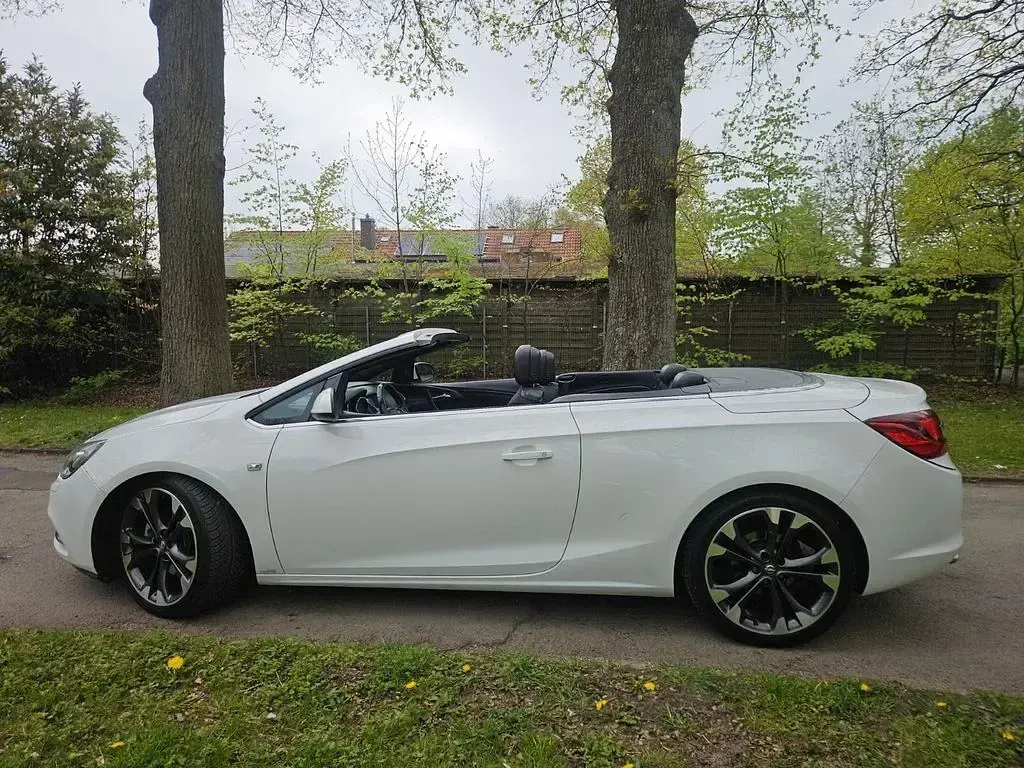Occasion Opel Cascada Innovation 170 ch (125 kW) 2015 Blanc Cabriolet