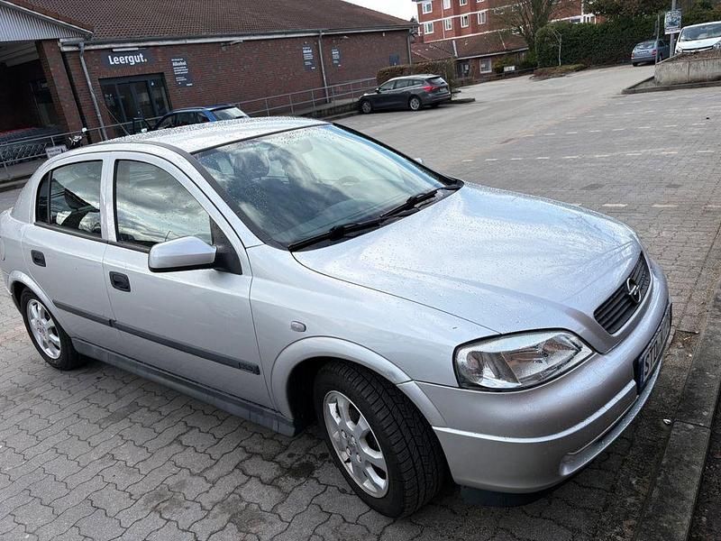 Gebraucht Opel Astra Selection 84 PS (61 kW) 2002 Silber Limousine