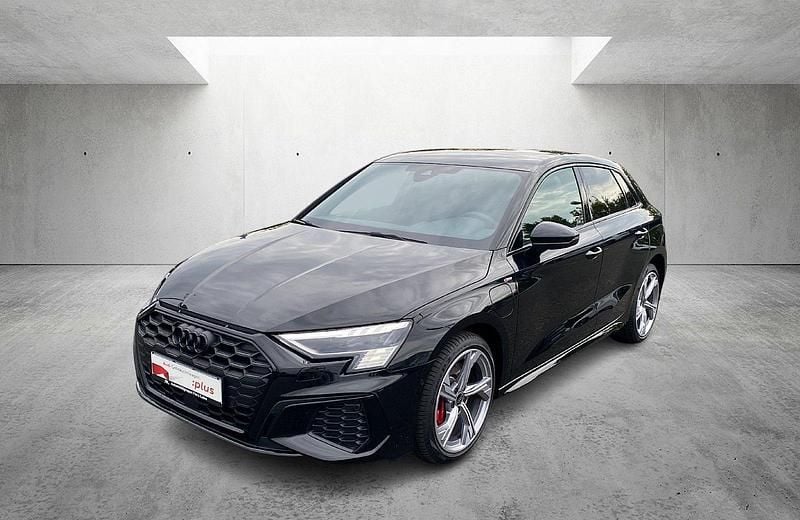 Schwarz Gebraucht 2023 Audi A3 Sportback e-tron S-Line Limousine | 33.269 € (Teuer) - Bild 1/4
