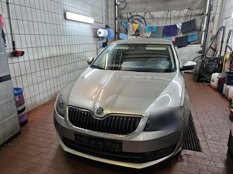 Beige Gebraucht 2013 Skoda Octavia Limousine | 7.900 € (Guter Preis) - Bild 1/4