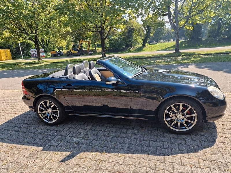 Schwarz Gebraucht 2003 Mercedes SLK200 Cabrio | 3.500 € (Fairer Preis) - Bild 1/4