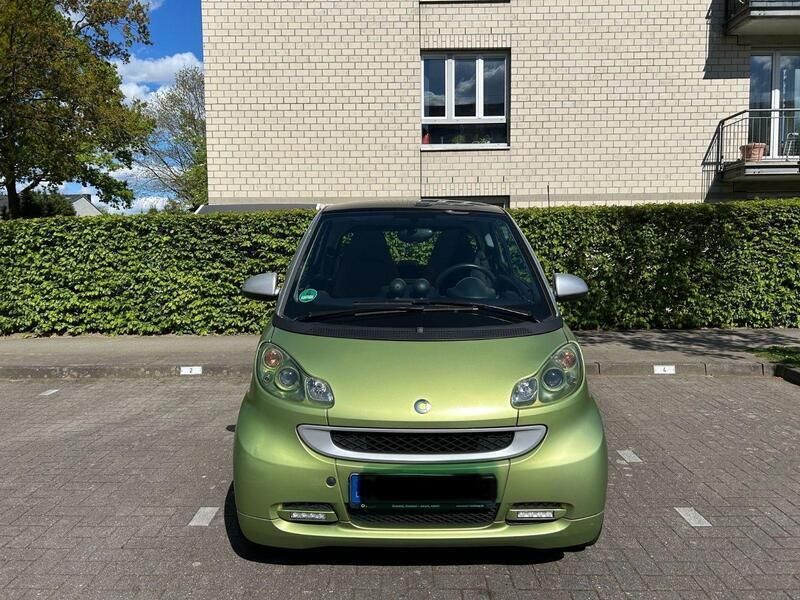 Grün Gebraucht 2011 Smart ForTwo Coupé Passion Coupé | 5.700 € (Fairer Preis) - Bild 1/4