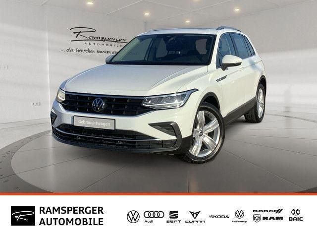 Weiß (pure white) Gebraucht 2023 VW Tiguan Life SUV | 26.990 € (Fairer Preis) - Bild 1/4