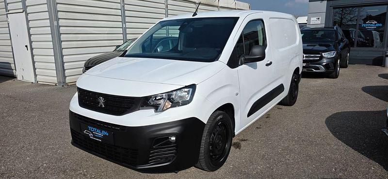 Gebraucht Peugeot Partner 102 PS (75 kW) 2019 Weiß Van / Kleinbus