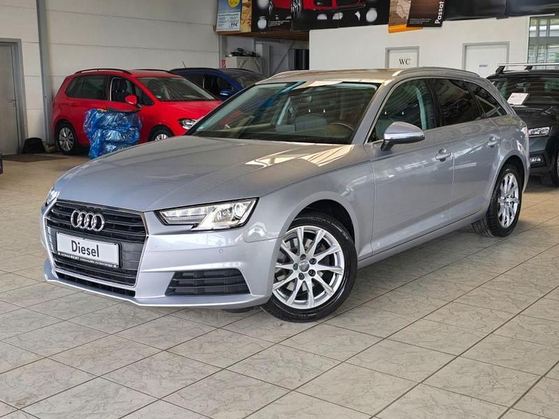 Silber Gebraucht 2018 Audi A4 Kombi | 18.900 € (Fairer Preis) - Bild 1/4