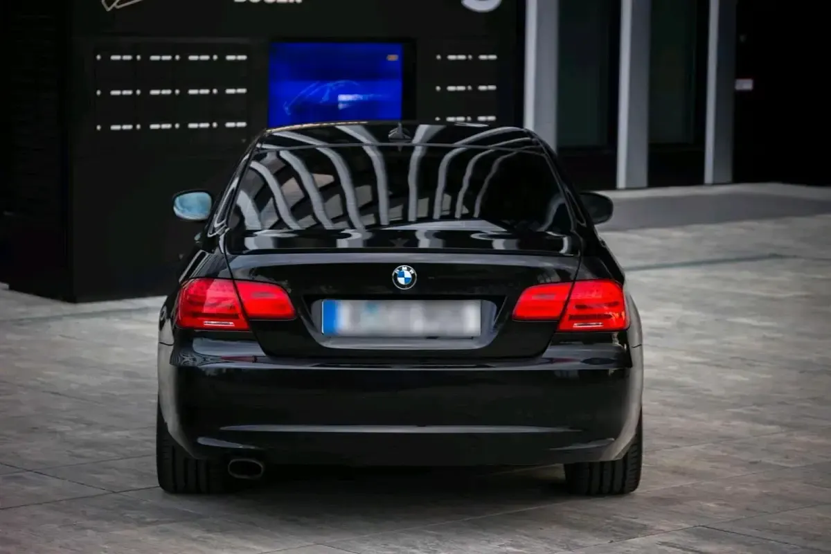 Second-hand BMW 320 184 CP (135 kW) 2012 Negru Coupe