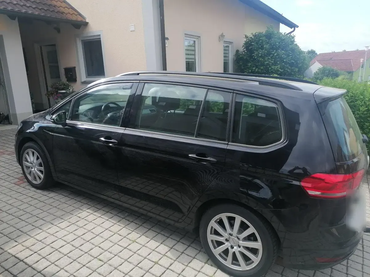 Gebraucht VW Touran 110 PS (80 kW) 2015 Schwarz Van / Kleinbus
