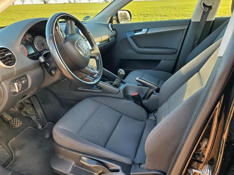 Gebraucht Audi A3 Ambiente 125 PS (91 kW) 2010 Schwarz Kleinwagen