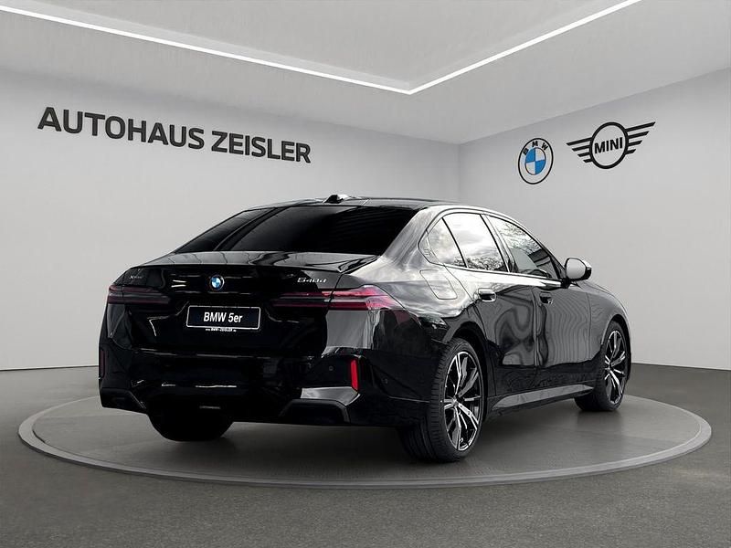 Gebraucht BMW 540 M Sport 303 PS (222 kW) 2025 Schwarz Limousine