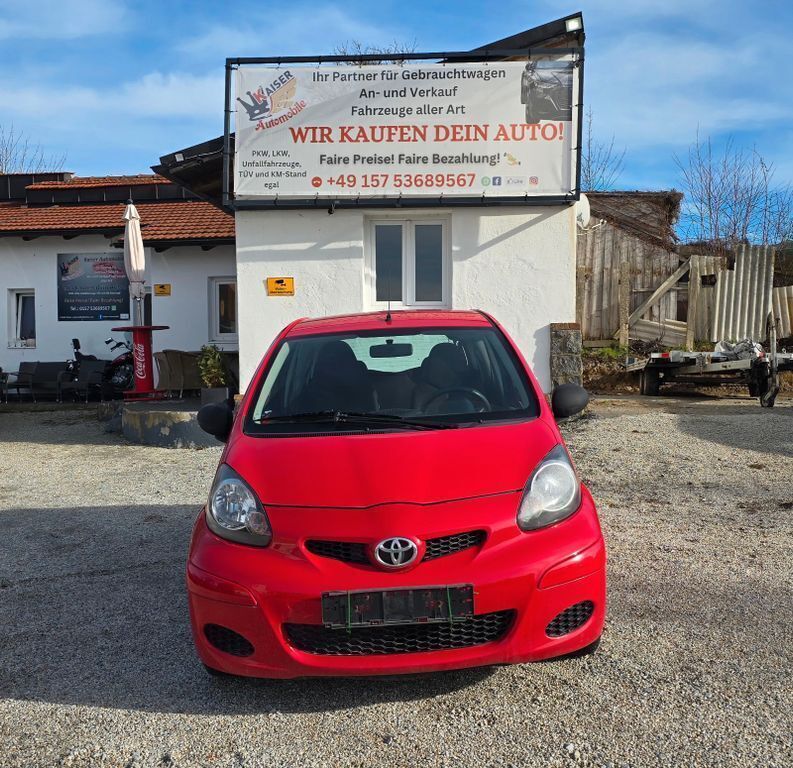 Rot Gebraucht 2009 Toyota Aygo City Kleinwagen | 900 € (Superpreis) - Bild 1/4
