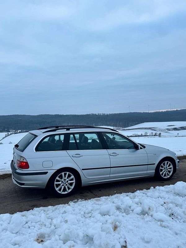 Gebraucht BMW 320 150 PS (110 kW) 2005 Silber Kombi