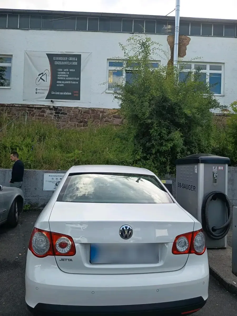Gebraucht VW Jetta 102 PS (75 kW) 2009 Weiß Limousine