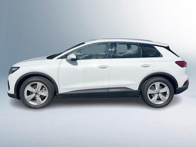 Gebraucht Audi Q4 e-tron Comfort 125 kW (170 PS) 2022 Gletscherweiß metallic SUV