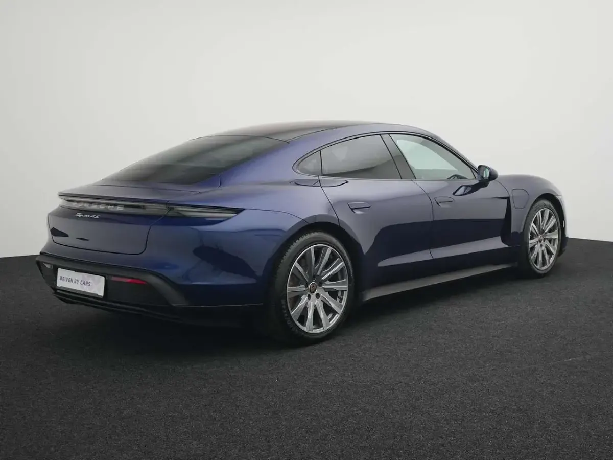 Gebraucht Porsche Taycan 4S 419 kW (571 PS) 2020 Enzianblaumetallic Limousine