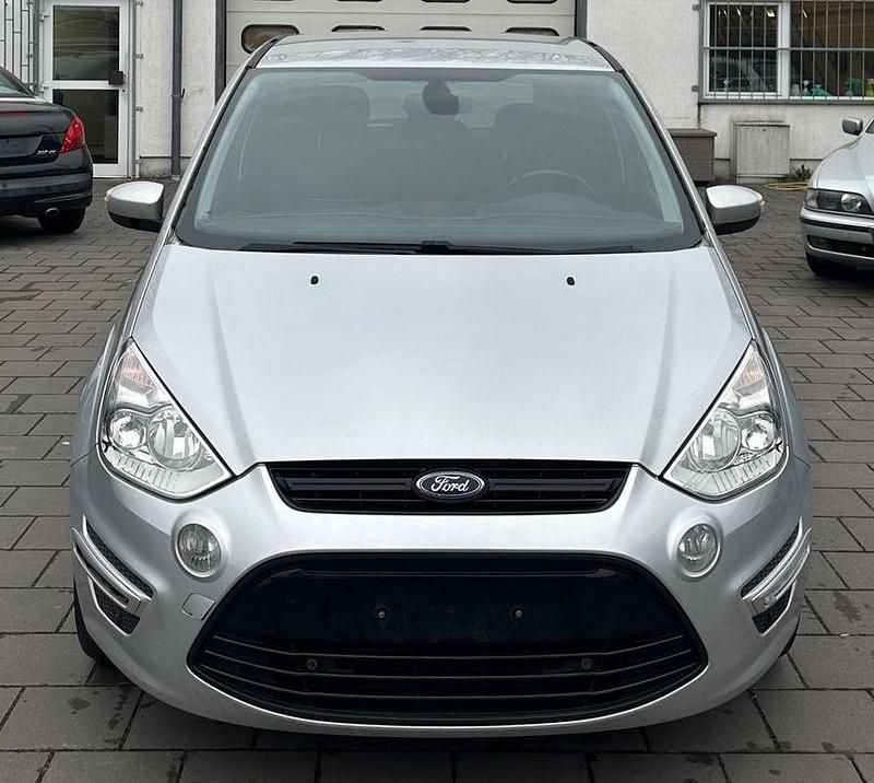 Gebraucht Ford S-MAX Business Edition 140 PS (102 kW) 2015 Silber Van / Kleinbus